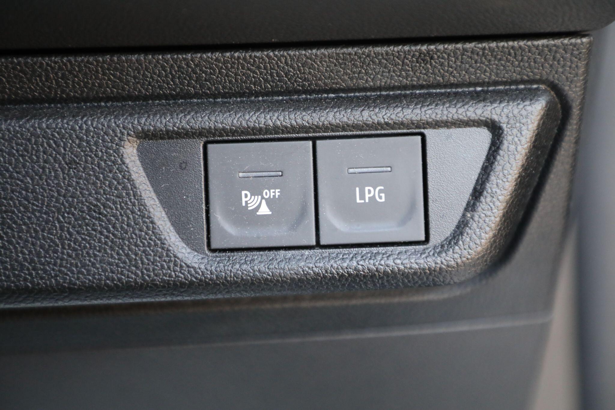 Large vehicle image